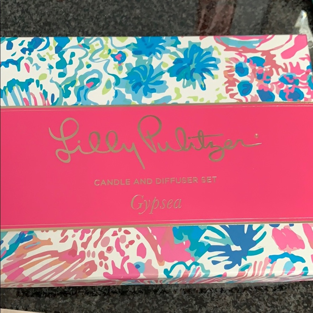 Lilly Pulitzer candle and diffuser set